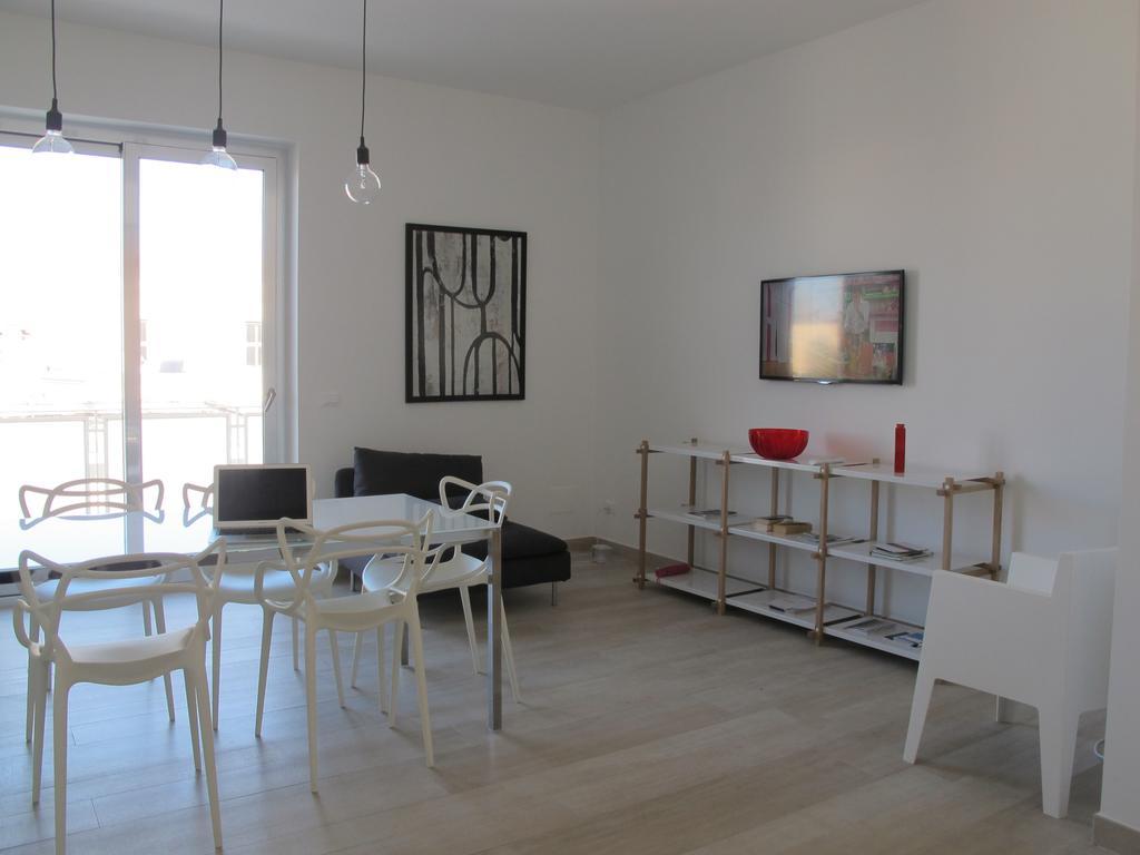 Penthouse Santa Croce Apartment Лече Стая снимка